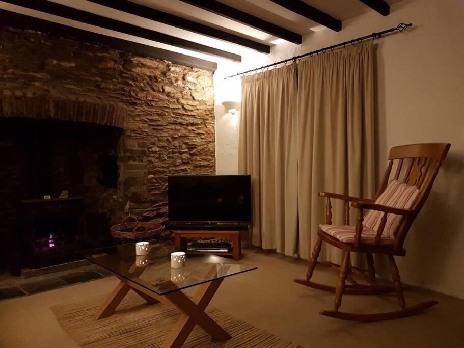 אילפרקומב Cosy Private Cottage Near Beach מראה חיצוני תמונה